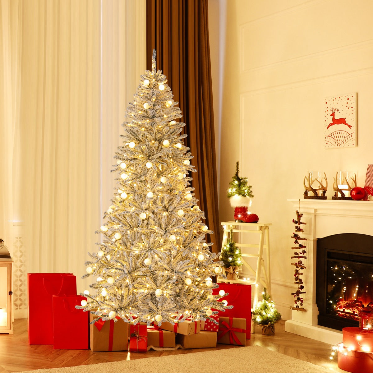 LIVSK Kunstkerstboom met 350 Warmwitte LED - lampen - 3 Lichteffecten - Sneeuw - bekleed - 210 cm - 905 Takpunten - Zilver