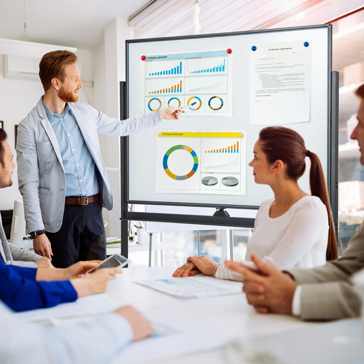 LIVSK Dubbelzijdig Whiteboard - Verstelbare Hoogte 161/181 cm - Magnetisch en Afwasbaar - Inclusief Accessoires - Zwart