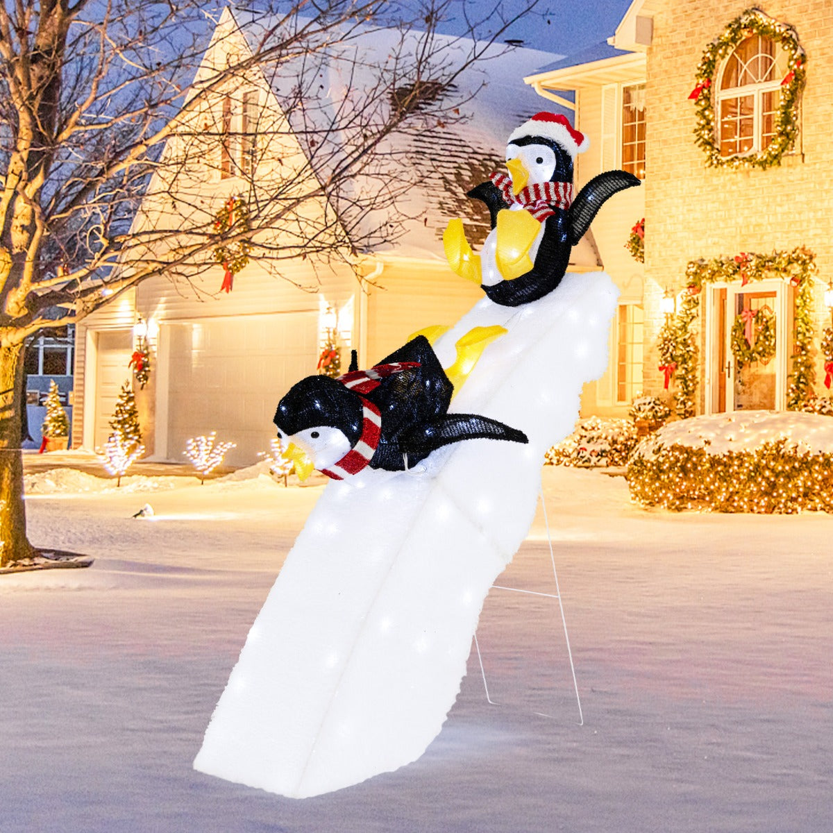 LIVSK Verlichte Kerst Pinguïn en Glijbaan Decoratie - 130 LED - lampen - Stabiele Constructie - Voor Binnen en Buiten - 120 cm