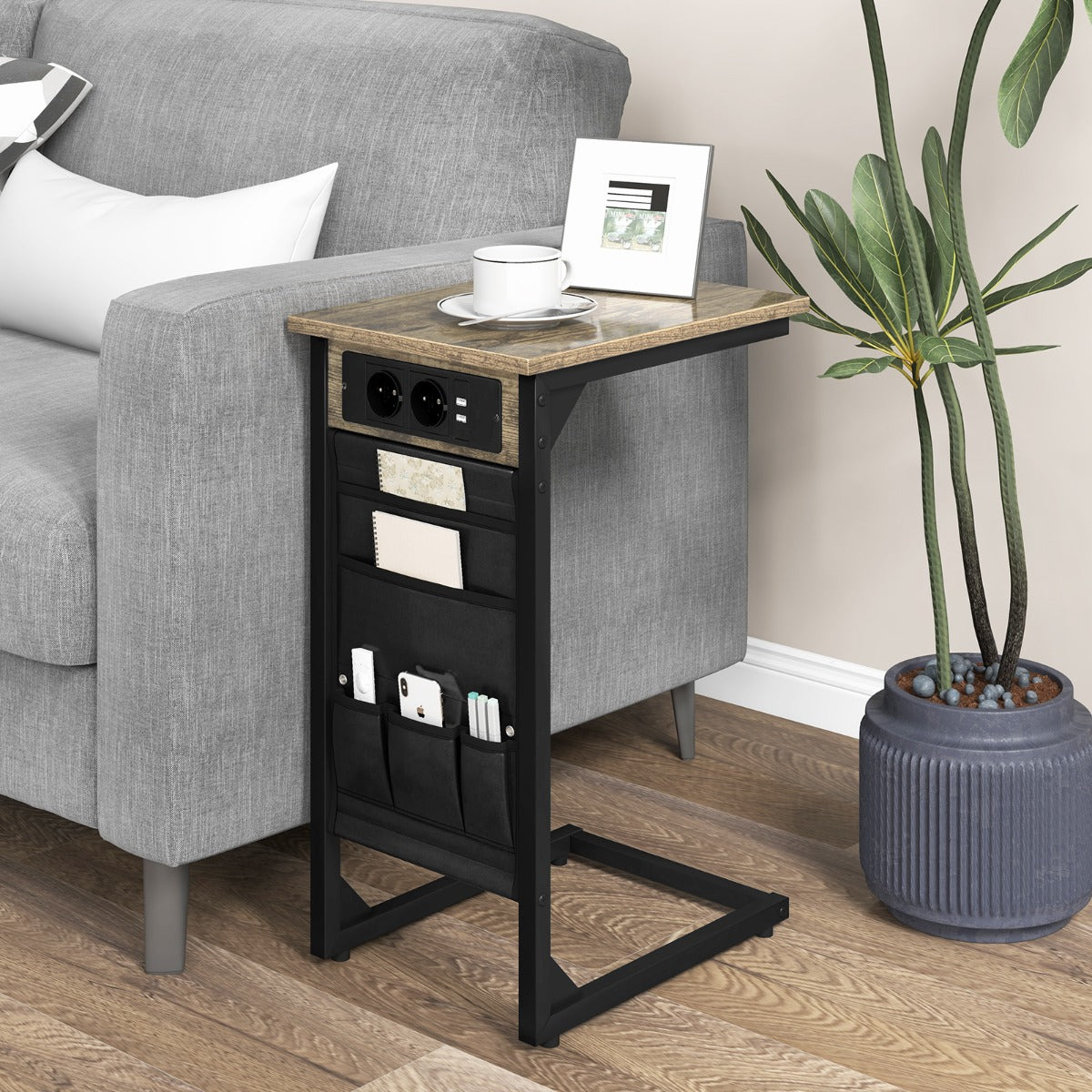 LIVSK Set van 2 Bijzettafels met Oplaadstation - 2 Stopcontacten en 2 USB-poorten - Slank 'C'-ontwerp - Bruin