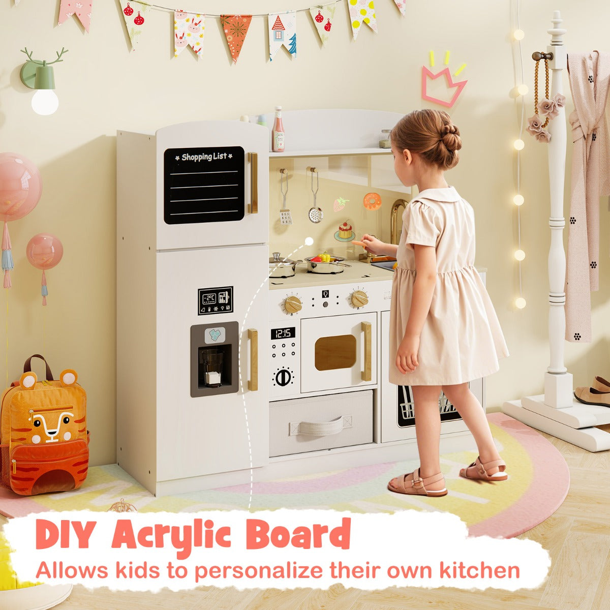 LIVSK Houten Speelkeuken met Oplichtende Magnetron - IJsblokjesmachine - Krijtbord - Inclusief Accessoires - 86 x 27 x 83 cm - Wit