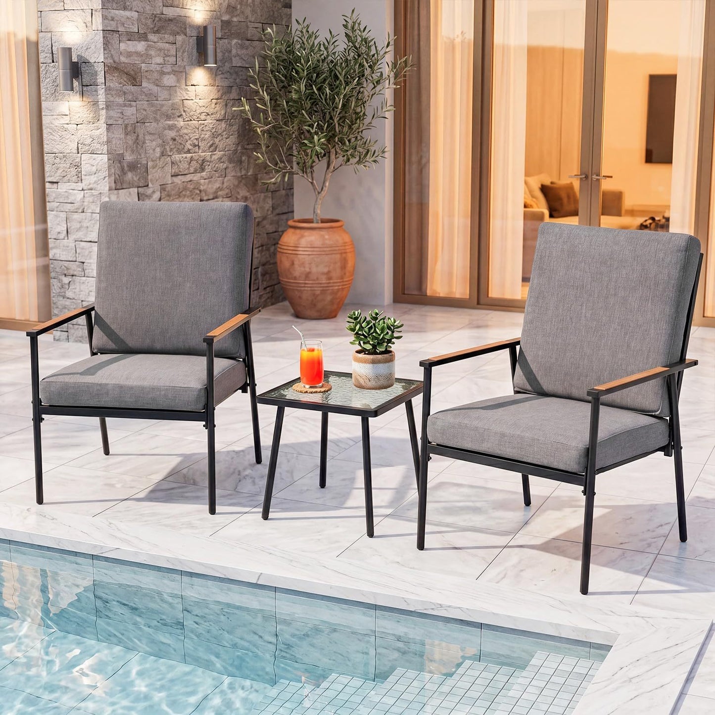 Costway 3-Delige Tuinmeubelset Balkonmeubels met 2 Stoelen met Metalen Frame en een Tafel met Glazen Blad Bistroset Inclusief Kussens Grijs