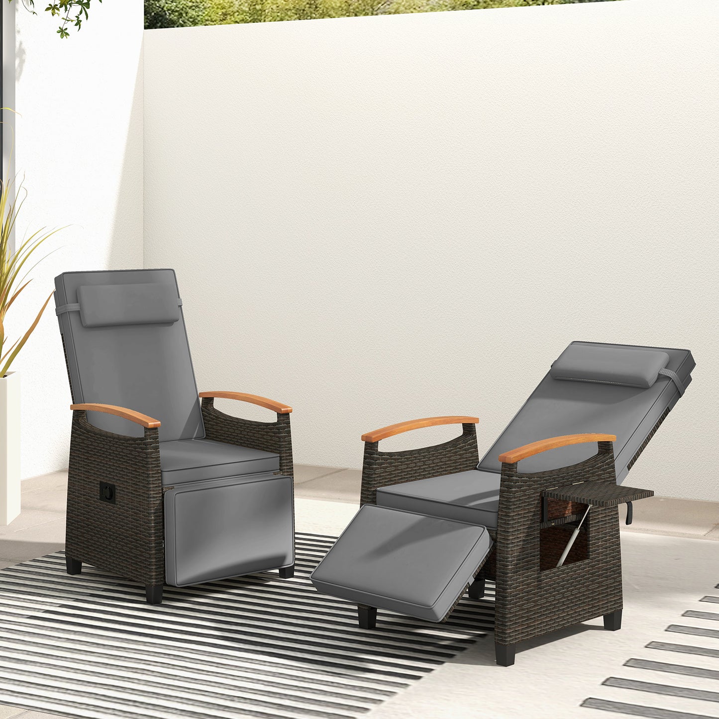 Costway Relaxstoel van Rattan met Zachte Kussens Verstelbare Rugleuning en Voetensteun Grijs