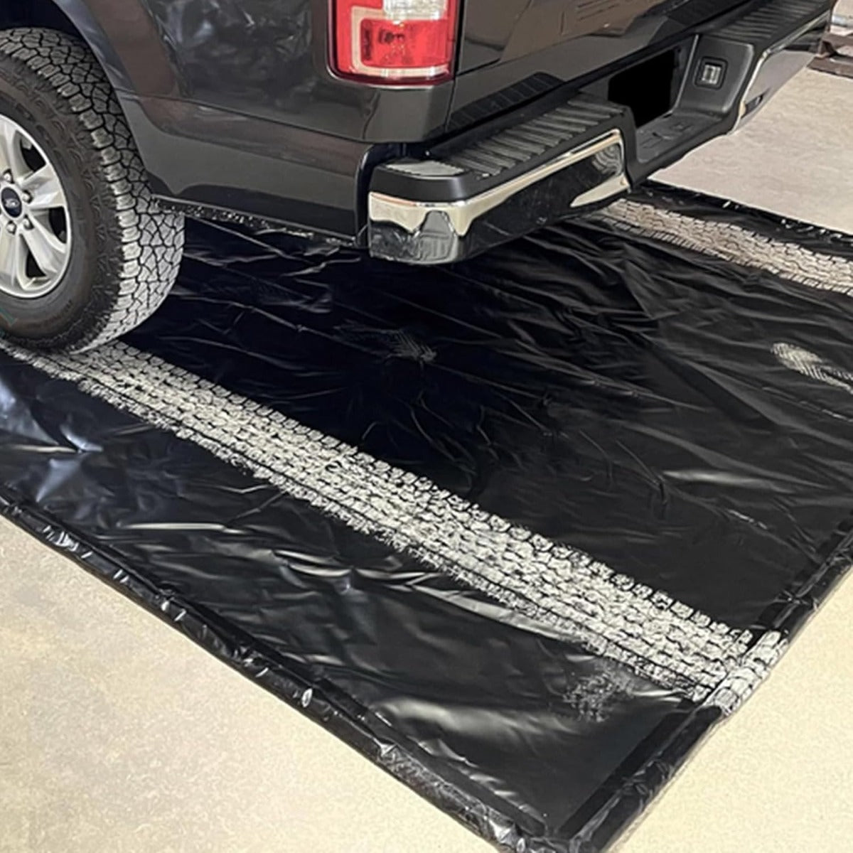 LIVSK Garage Mat - Waterdicht en Antislip - Inclusief Vloerwisser - Voor SUV's - 5,5 x 2,4 m - Zwart