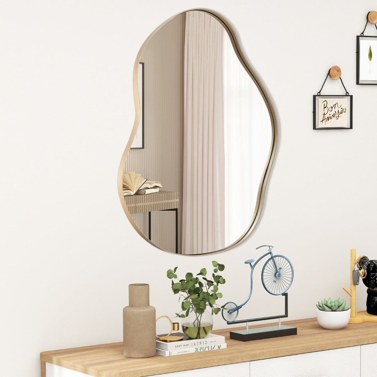 LIVSK Asymmetrische Wandspiegel - HD Reflectie - Stevig MDF en Metaal - Waterbestendig - 78 x 56 cm - Goud