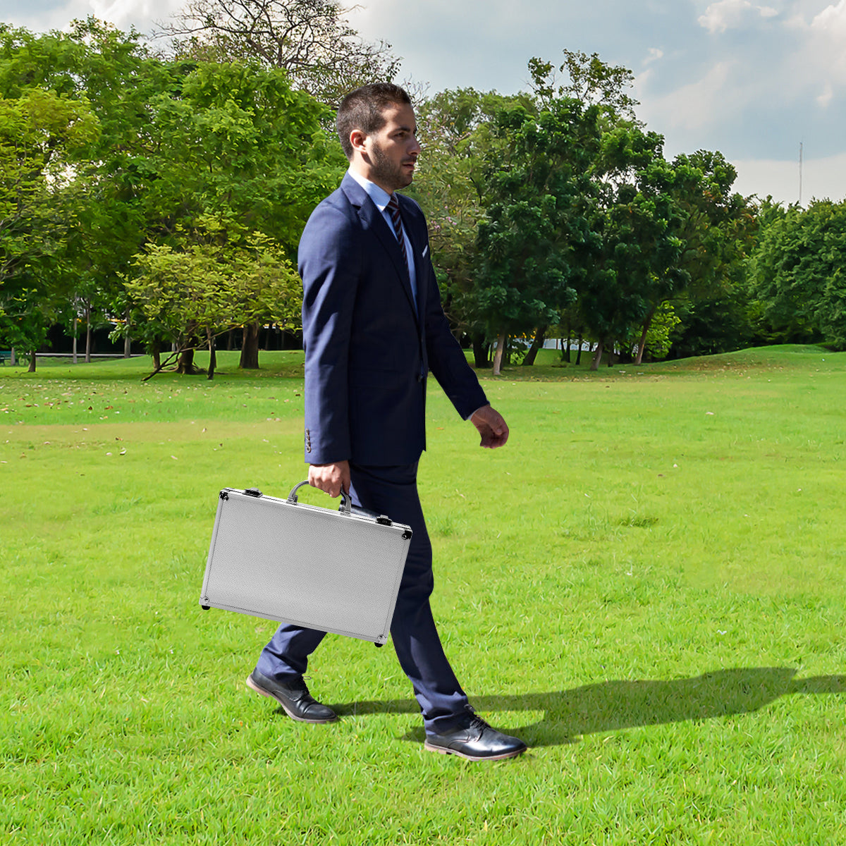 LIVSK Wapenreinigingsset - Universeel voor Jachtgeweren, Luchtbuksen en Pistolen - Compleet met Draagtas - 75 stuks - Zwart