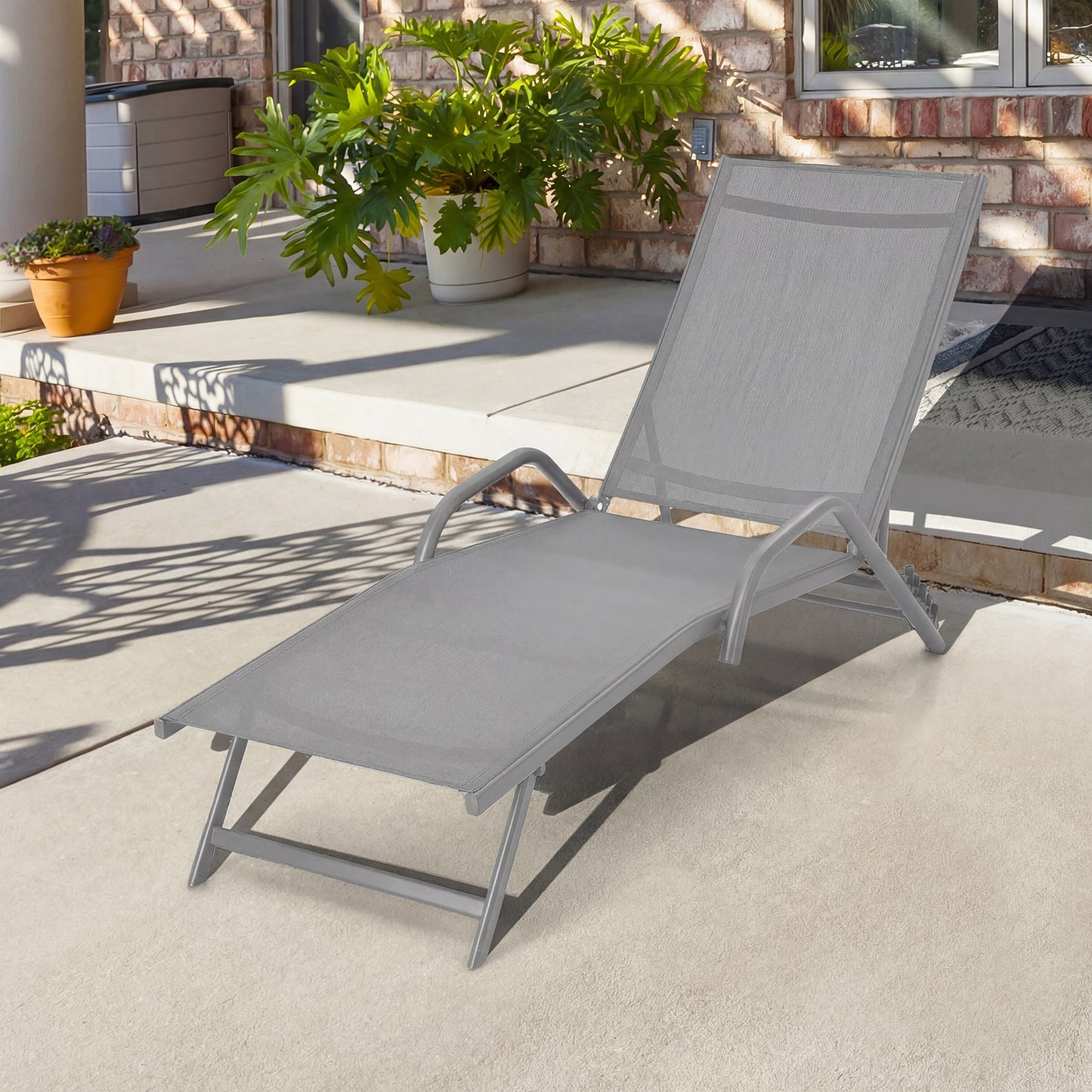 LIVSK Set van 2 Verstelbare Ligstoelen - 5 Posities - Ademend Stof - Stalen Frame - Voor Buiten - Grijs